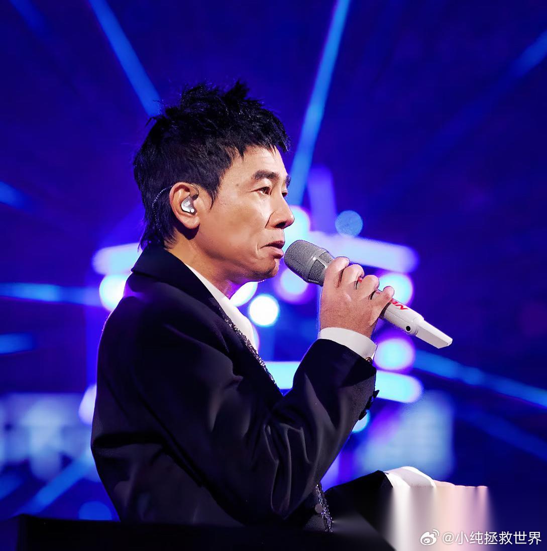 估计这一次谢娜和张杰又要睡不着了原因很简单不是演唱会开不了了，而是因为陈小春