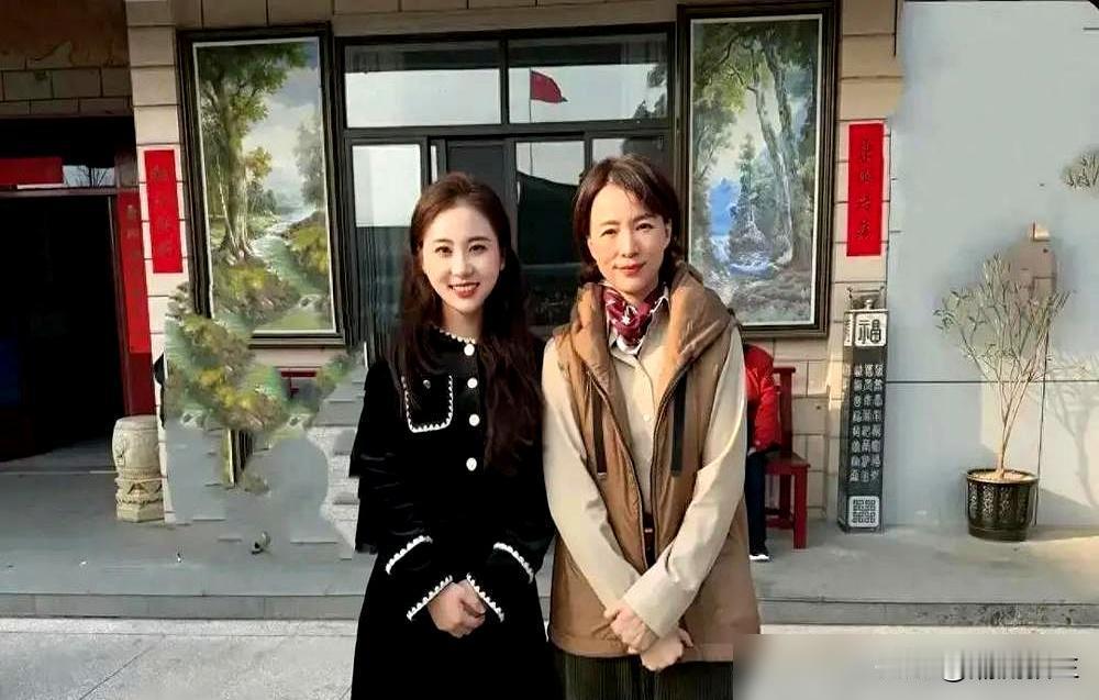 丈夫欠债9个亿，上海2.5亿的老洋房也卖了。你以为董卿就此垮了？大错特错。看