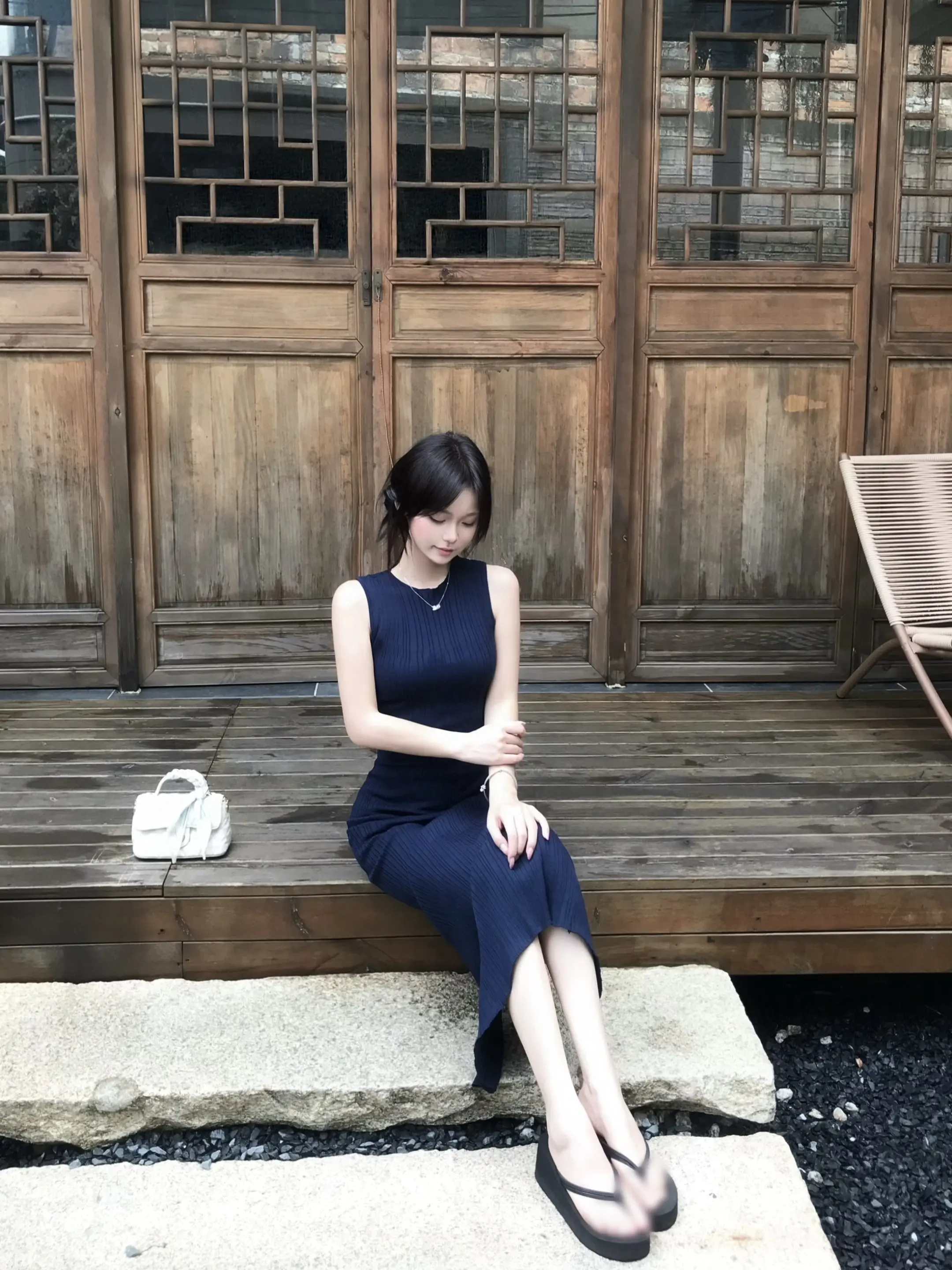 清风微寒惹一厢粉黛又愁眉
