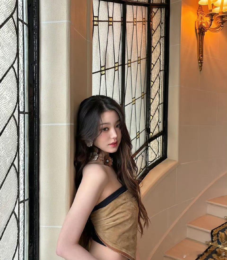 现在赵露思跟张元英越来越像了，到底谁抄谁？