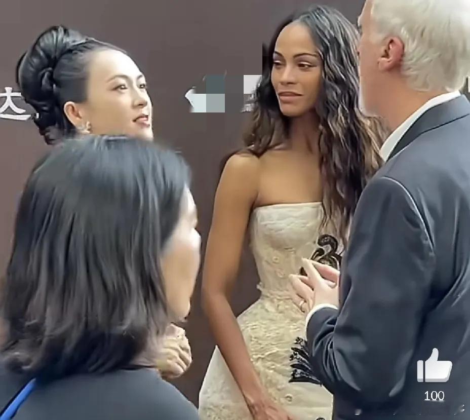 章子怡气场太强大了！12月8日下午，章子怡突然冲上热搜，原来她惊喜现身《阿凡达3