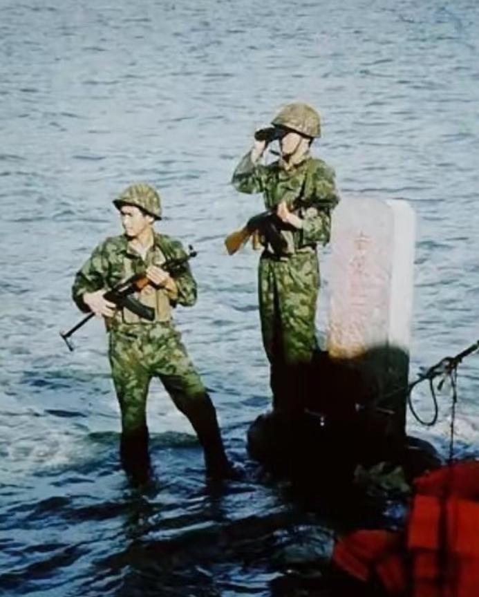 1990年，我国驻南薰礁的11名战士突然失联这件事听着就让人心疼，当年的