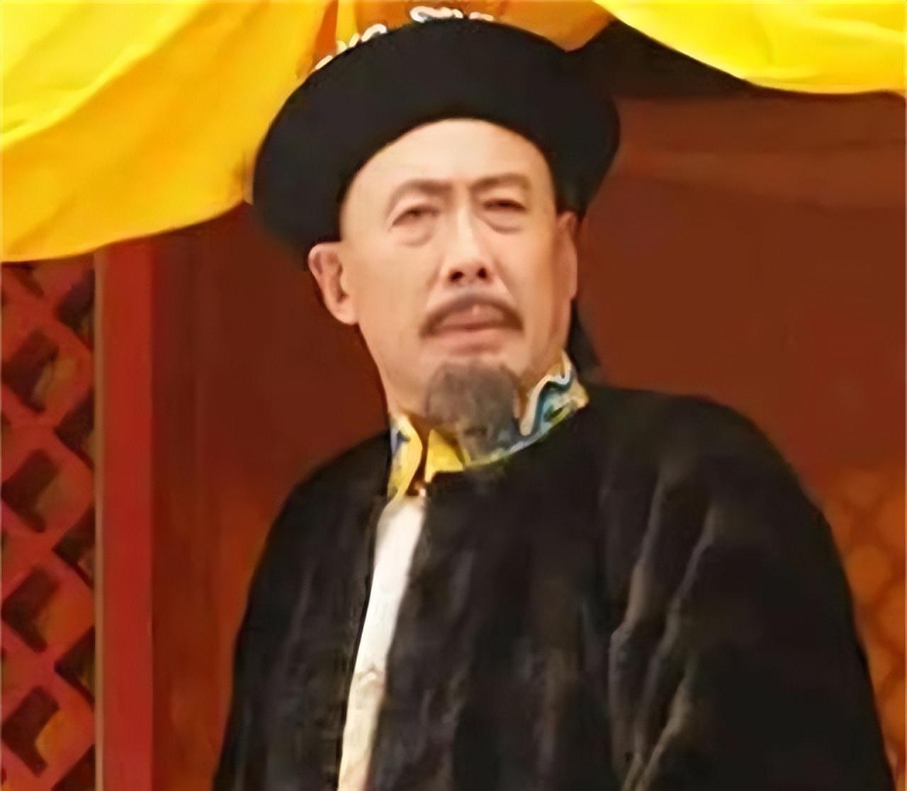康熙47年，热河狩猎时，康熙因为喝了新鲜鹿血，烦躁不安，就带侍卫去鹿场看鹿，却意