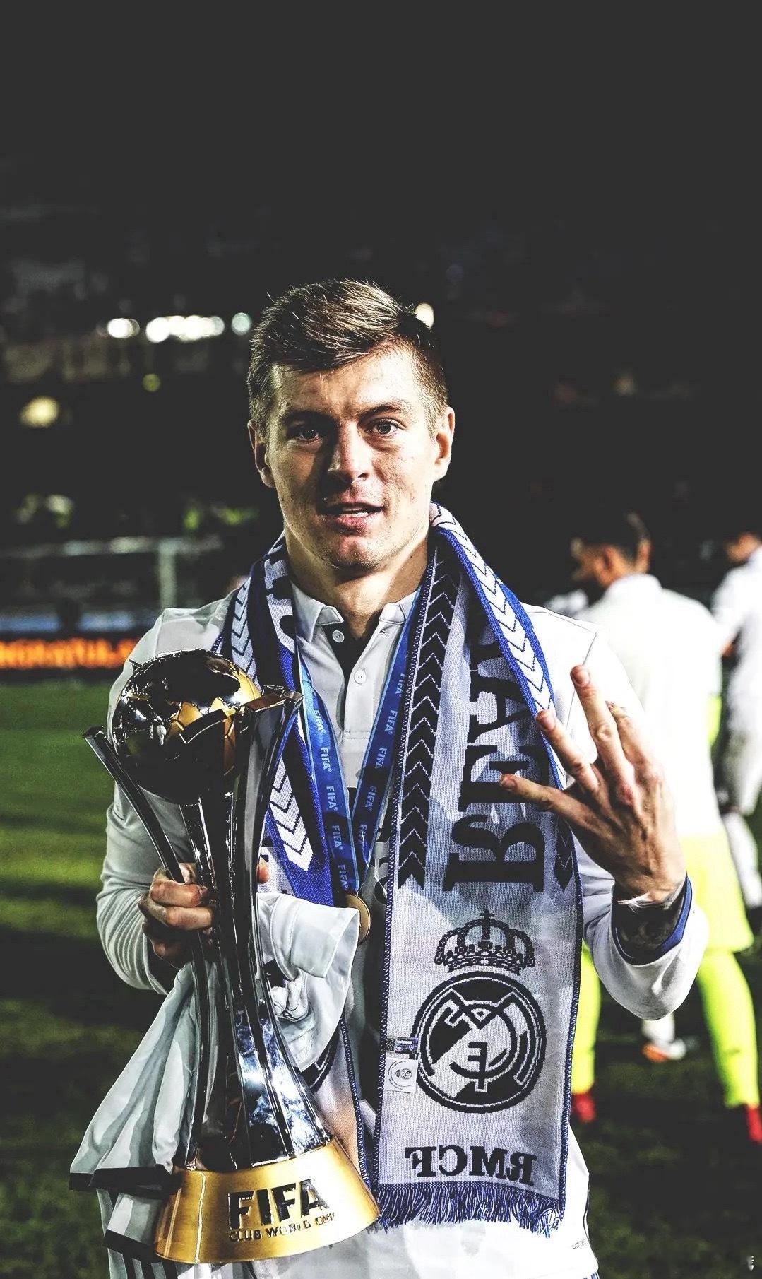 职业生涯遇到最棒的教练？克罗斯：安切洛蒂世界最好的球场？克罗斯：伯纳乌你踢过最好