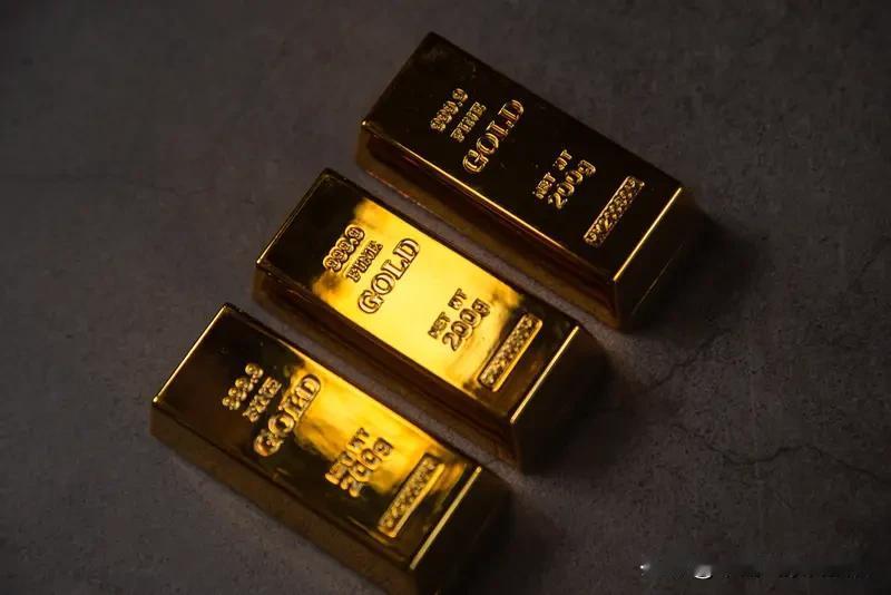 金价破4000美元！别被“黄金保值”忽悠了，普通人跟风买金就是交智商税国庆