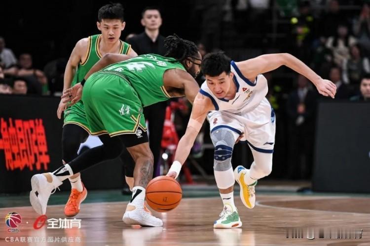 没想到CBA新赛制影响最大的竟然是孙铭徽！上赛季孙铭徽场均出场33.1分钟，可