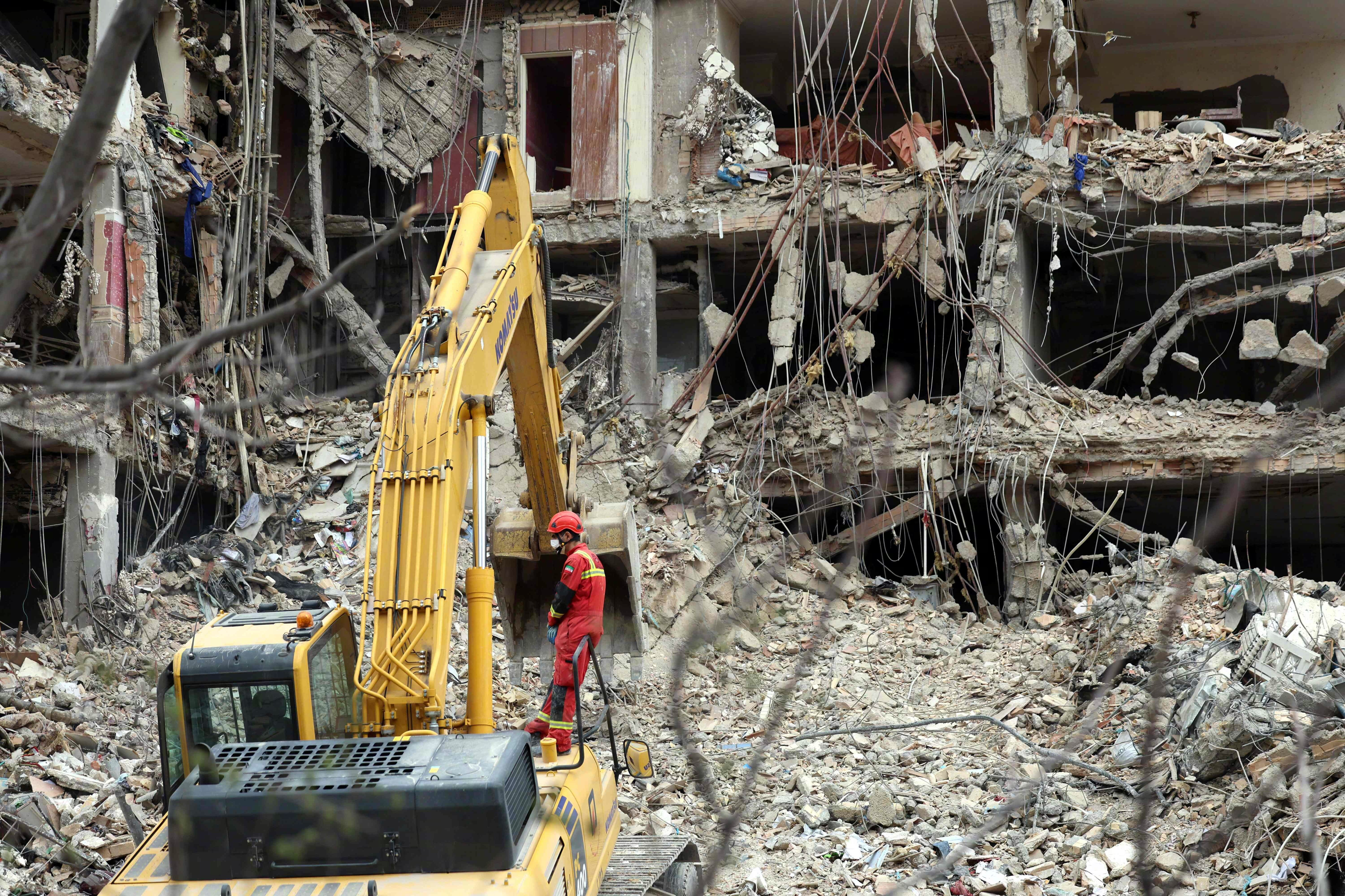 #美国对伊朗使出离间计#【俄媒：美国对伊朗使出“离间计”】据俄罗斯《消息报》网站