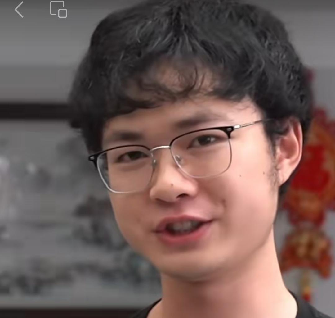 放弃北大复读一年，海宁学子陆远迪今年考出714分拿下浙江全省第二。各科分数：语文