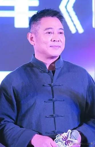 功夫巨星的健康启示：光鲜背后藏着多少身体隐疾风光无限的荧幕武打巨星，晚年竟