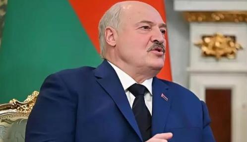 白俄罗斯总统卢卡申科爆出个惊天猛料，听得人头皮发麻、后背发凉！他表示：俄罗斯藏着