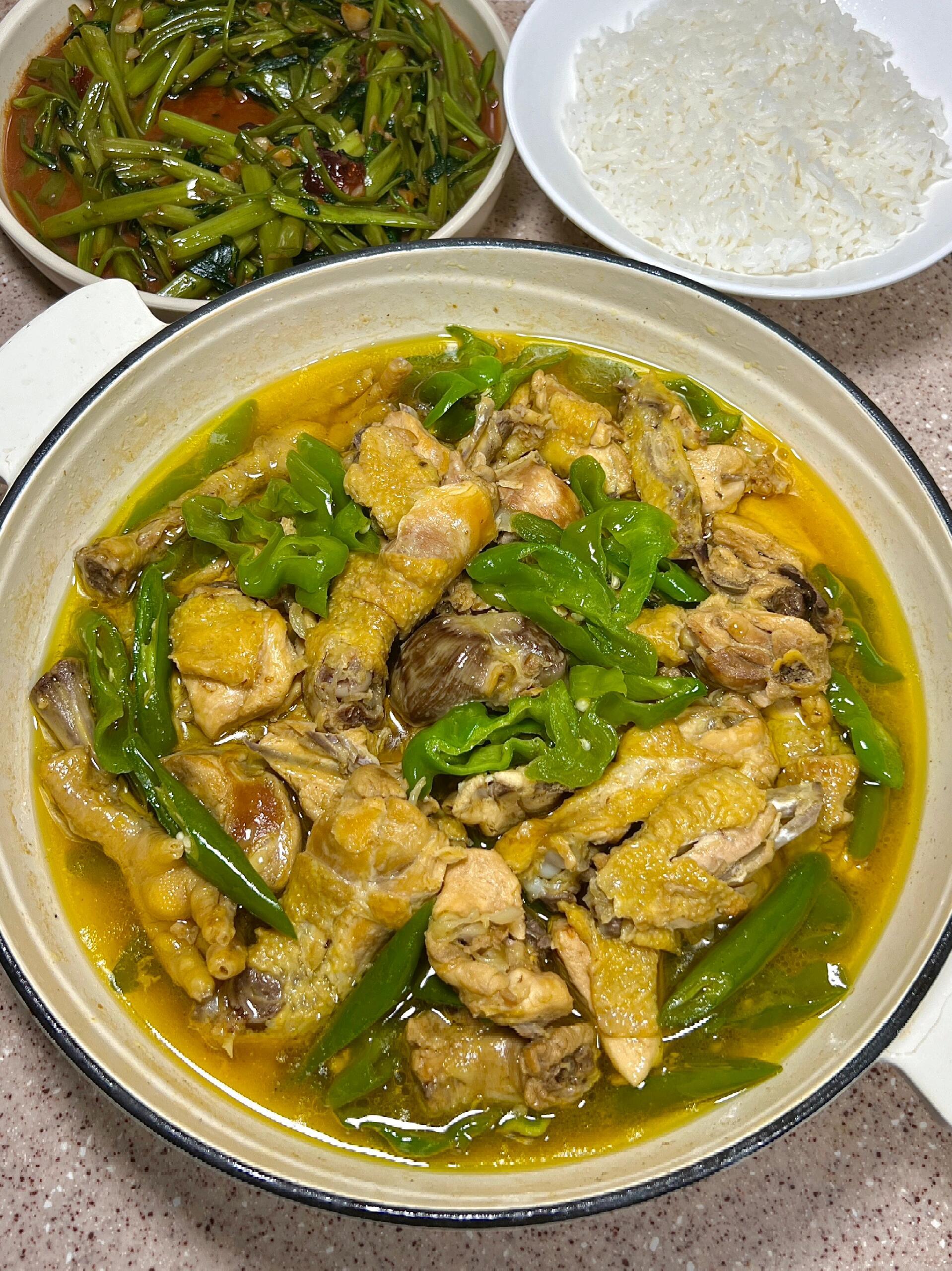 这么做的鸡肉我真的爱si了！今天分享一份超适合夏天吃的鸡肉做法！这个青椒鸡肉真的