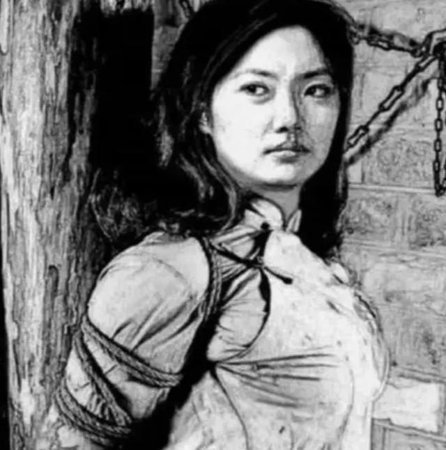 1942年，八路军女战士，被汉奸出卖，日军每天换着不同的方式折磨她，就在她快坚持