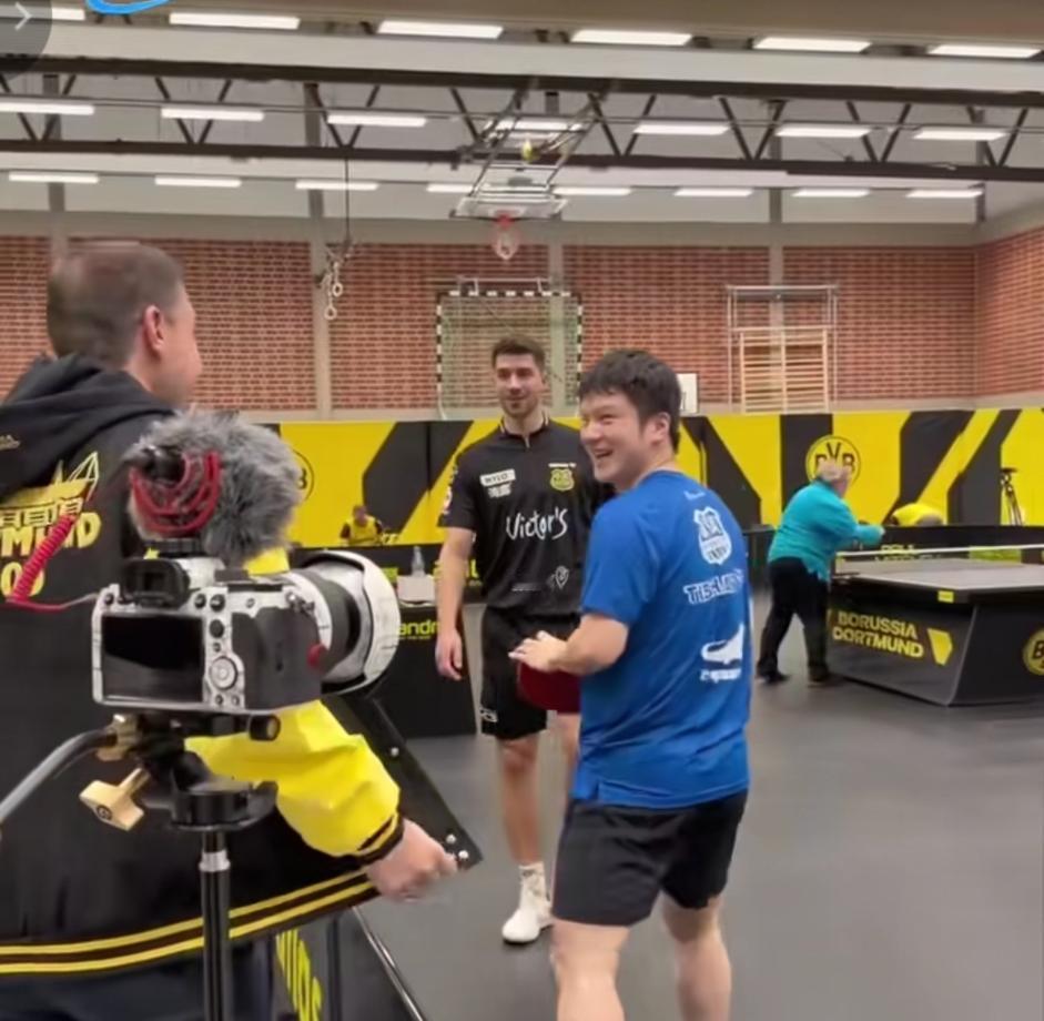 樊振东估计此刻肠子都悔青了！原本想换个环境专注训练，结果却成了欧洲赛场的