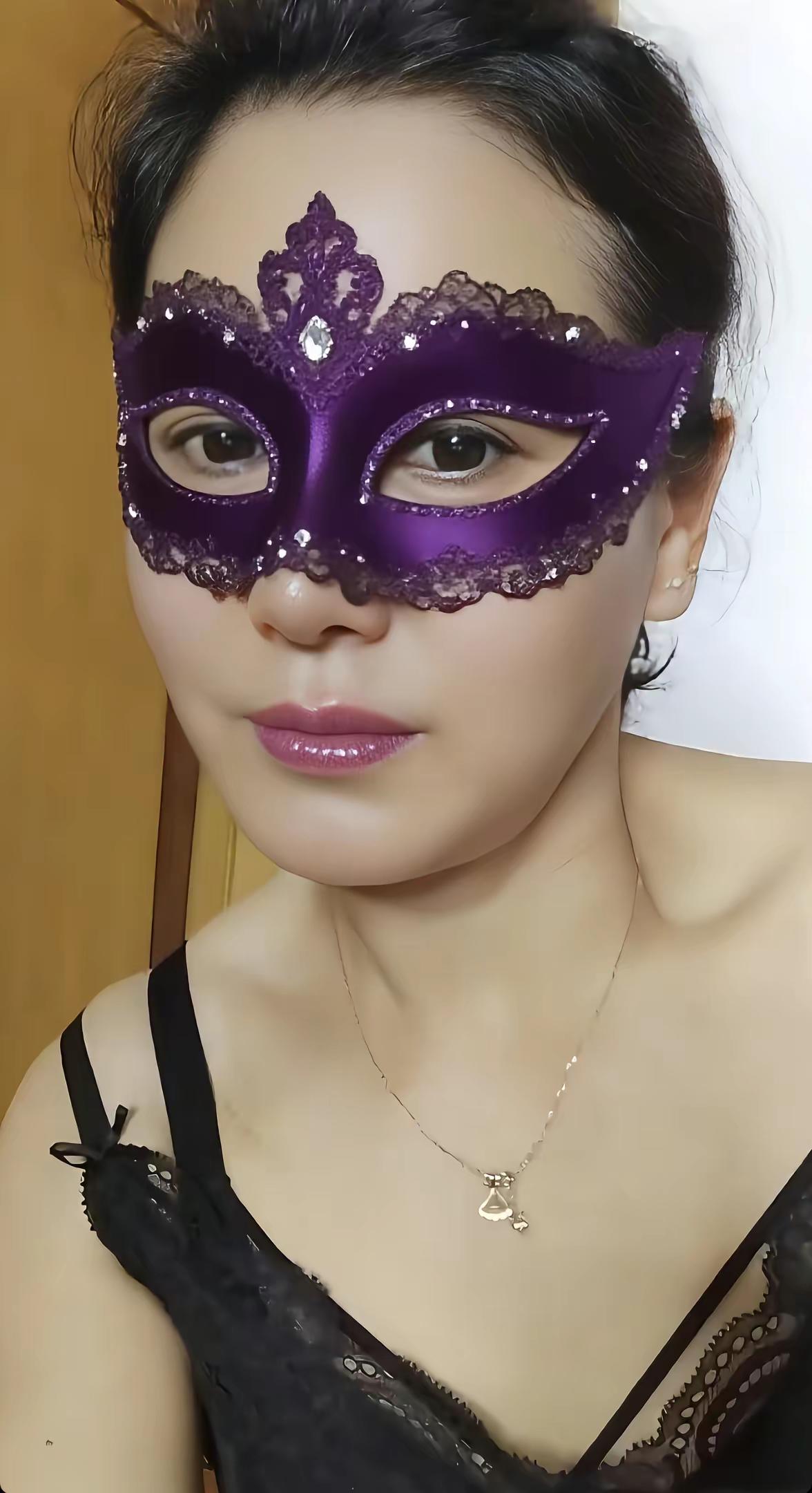 优雅气质纹身女孩你们喜欢吗美女不老女神<!--{img...