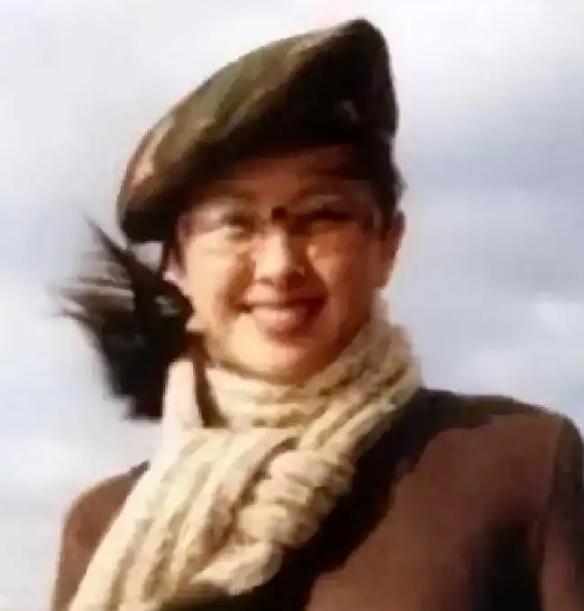 “中国头号悍匪”白宝山的妻子谢宗芬，2005年刑满出狱。她没有回四川老家，也没动