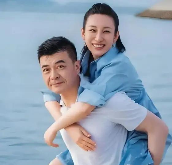 现在可能全网最懵的就是秦海璐吧！8月31日甘肃作家王新军突发疾病离世，年仅