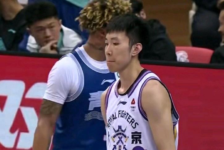 太丢人了！北京北控居然惨败青岛25分，最大落后见140分，这还是在核心韦斯瑟庞没