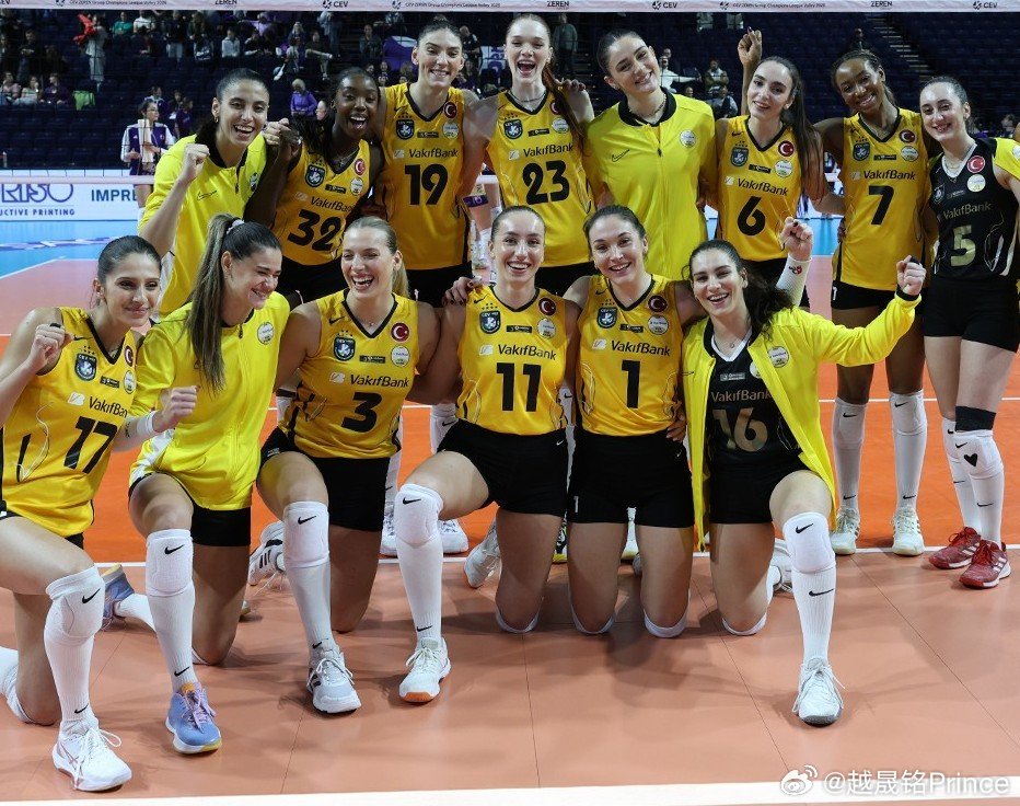 排球✅瓦基弗银行时隔三年再次闯入排球杯决赛✅📌瓦基弗银行与伊萨奇巴希目