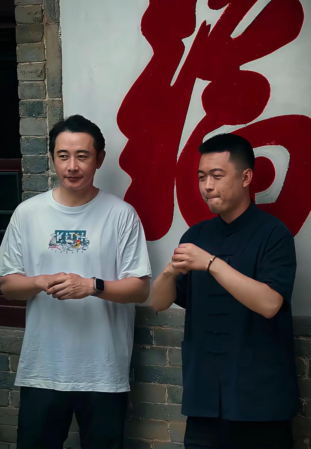 有没有发现罗晋真是太不对劲了他已经44岁了，难道没有人告诉他，他长得很有男人味吗