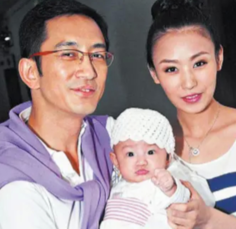 2007年，43岁的吴启华花650万，娶了22岁的石洋子。没想到婚后，石洋子就将