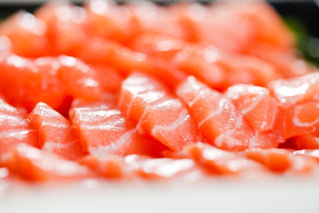 研究表明：常吃深海鱼的工作者，不用百天，大脑发生3个积极改变现代人用脑强度高