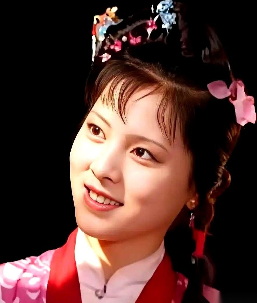 翻开清代的史料和《红楼梦》这类的旧书，谈起“通房丫头”，总有人把她们和“受宠”、