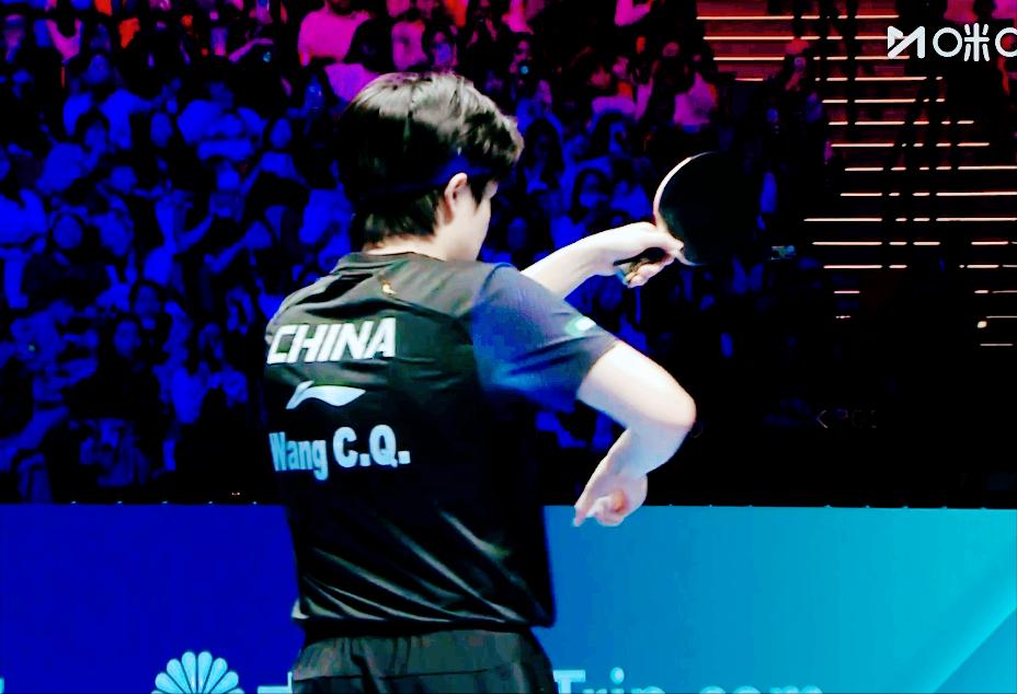 王楚钦开局为何连丢4球？看过现场声音的都明白！第一局王楚钦11:4拿下