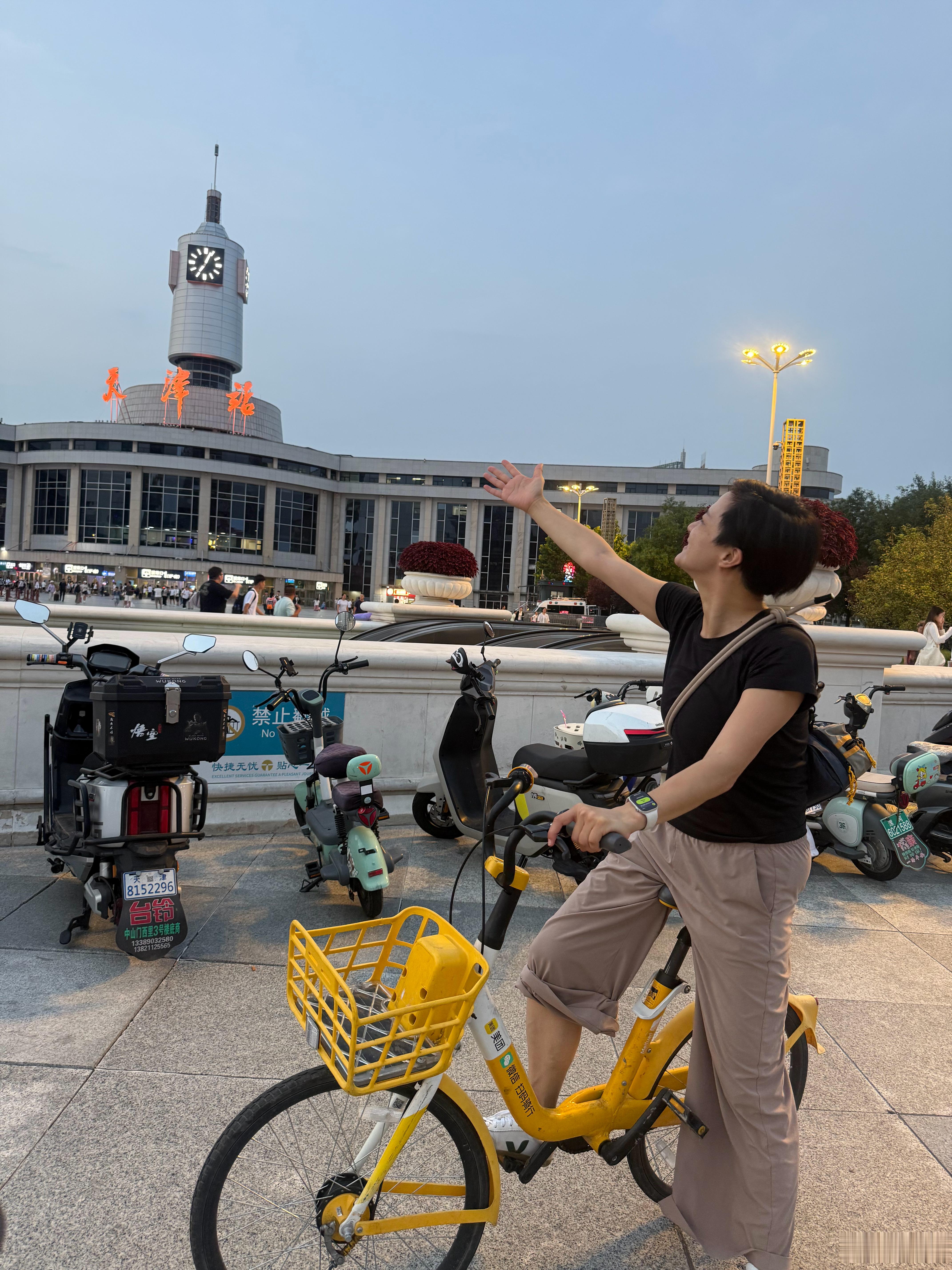 夜游海河，是这么游的吧？