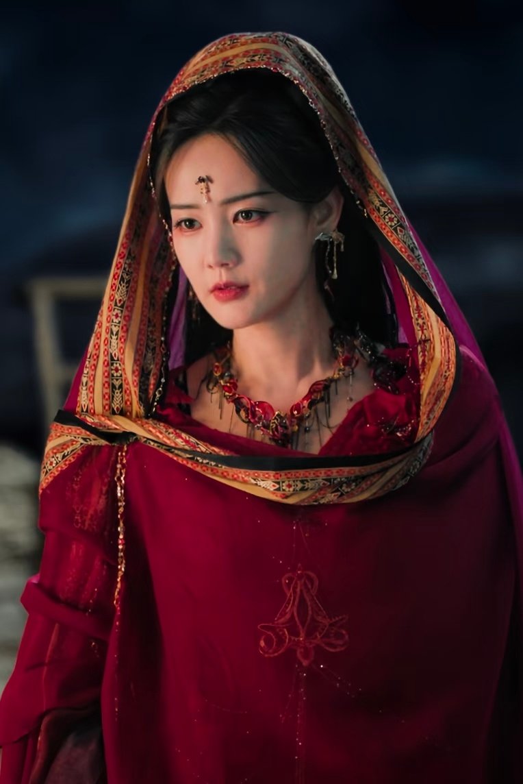 网友票选出最适合异域风风格的女明星：TOP9卢昱晓TOP8李一桐TOP7鞠婧祎TOP6哈妮克孜TOP