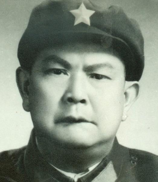 1941年，新四军科长找到<em>刘奎</em>：部队要撤了，上级决定留你下来打游击。<em>刘奎</em>一愣：就