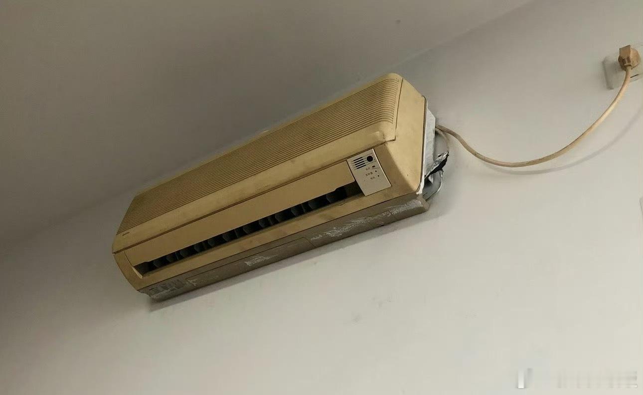 房东的空调比我岁数都大家用电器空调五级的能耗，夏天电费高不是没道理的[并不简