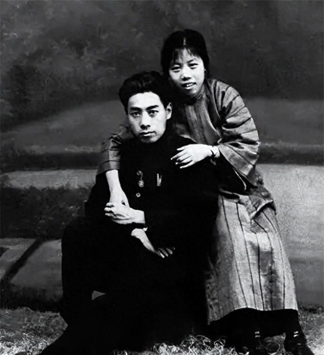 1953年，一名广东老师来到中南海求见周总理，并自称是他曾经的“妻子”，总理得知