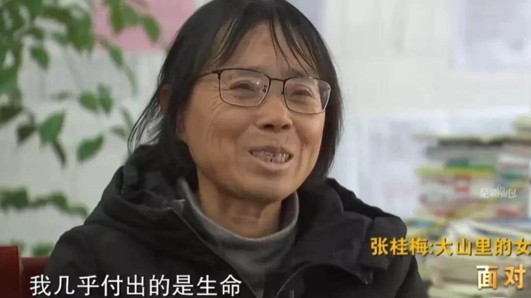 谁说富养得靠名牌和零食？张桂梅用行动证明，真正的富养，是给女孩推开命运之门的底气