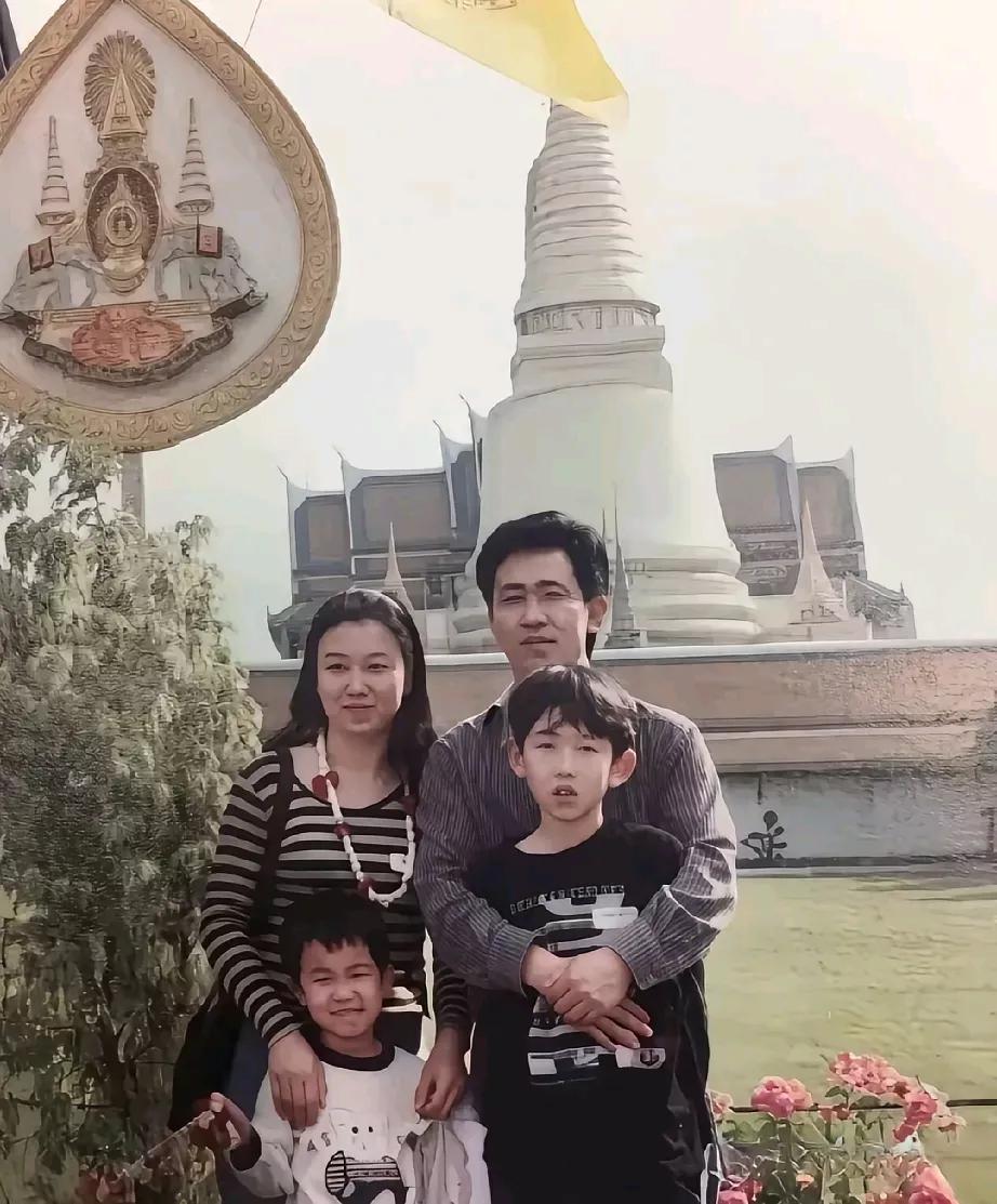 许家印是真的糊涂，明明已经拥有了很多，为什么还不满足呢？如果再给他一次机会，我想
