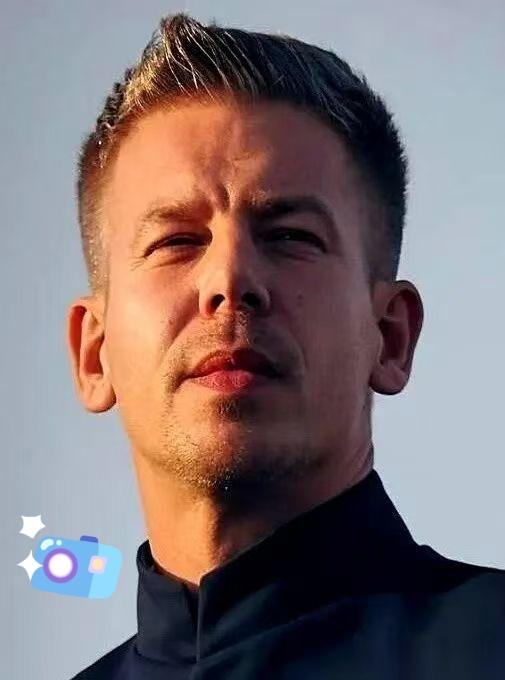 匈牙利撕破脸了！总理毛焦尔亲自下令：所有从乌克兰来的货车，只要拉的是小麦、玉米