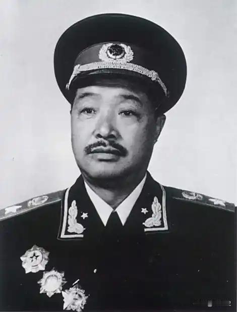 1969年，开国元帅贺龙含冤离世。多年后冤案真相大白，那个伪造证据、狠狠捅向贺龙