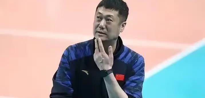 宫鲁鸣教练，能学学女排教练赵勇吗？昨天，唐欣落选女排总决赛名单，球迷就为她的