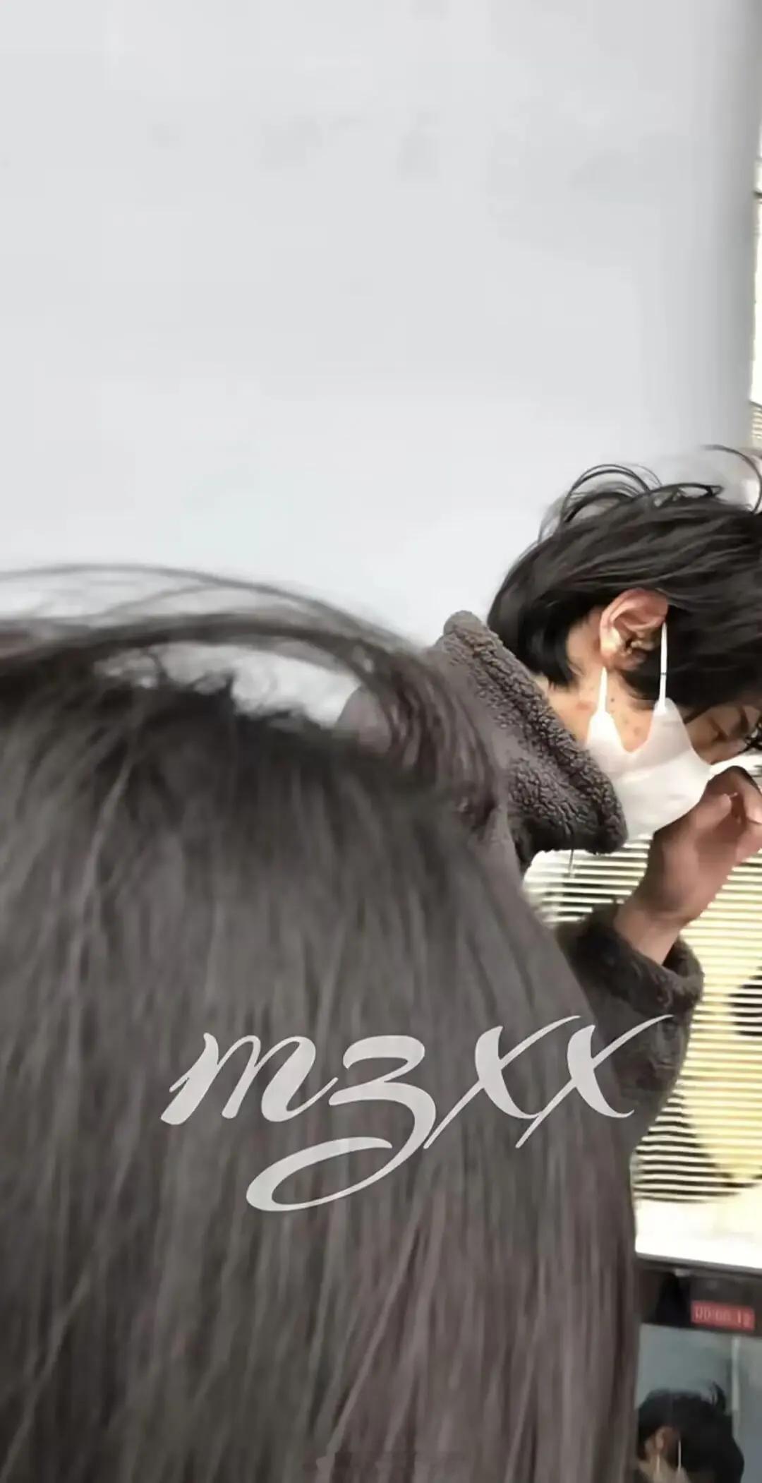 这是哪个208？邋遢不说，这个皮肤状态是认真的吗？