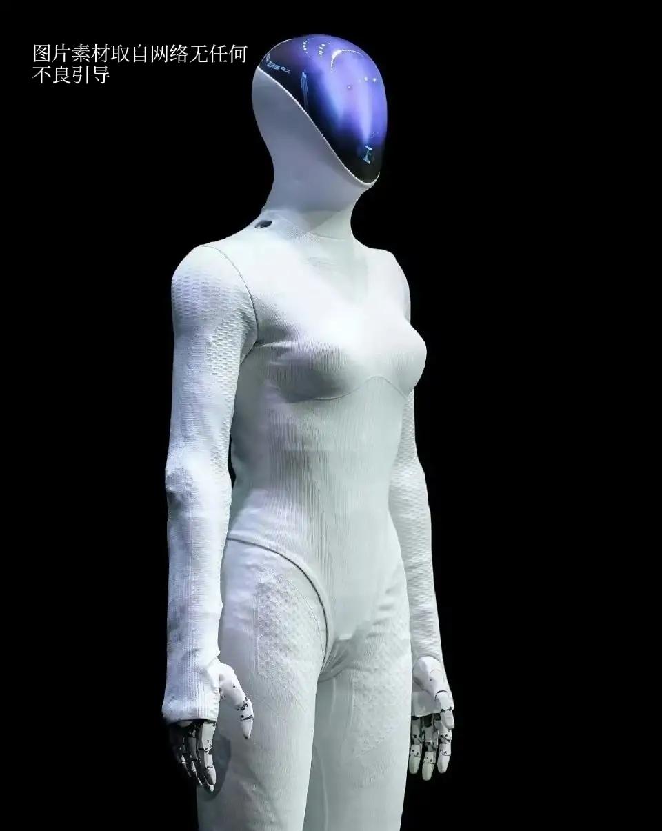 这波对比绝了！小鹏机器人被质疑是真人，靠硬核拆解逆转口碑；俄罗斯机器人首秀就摔得