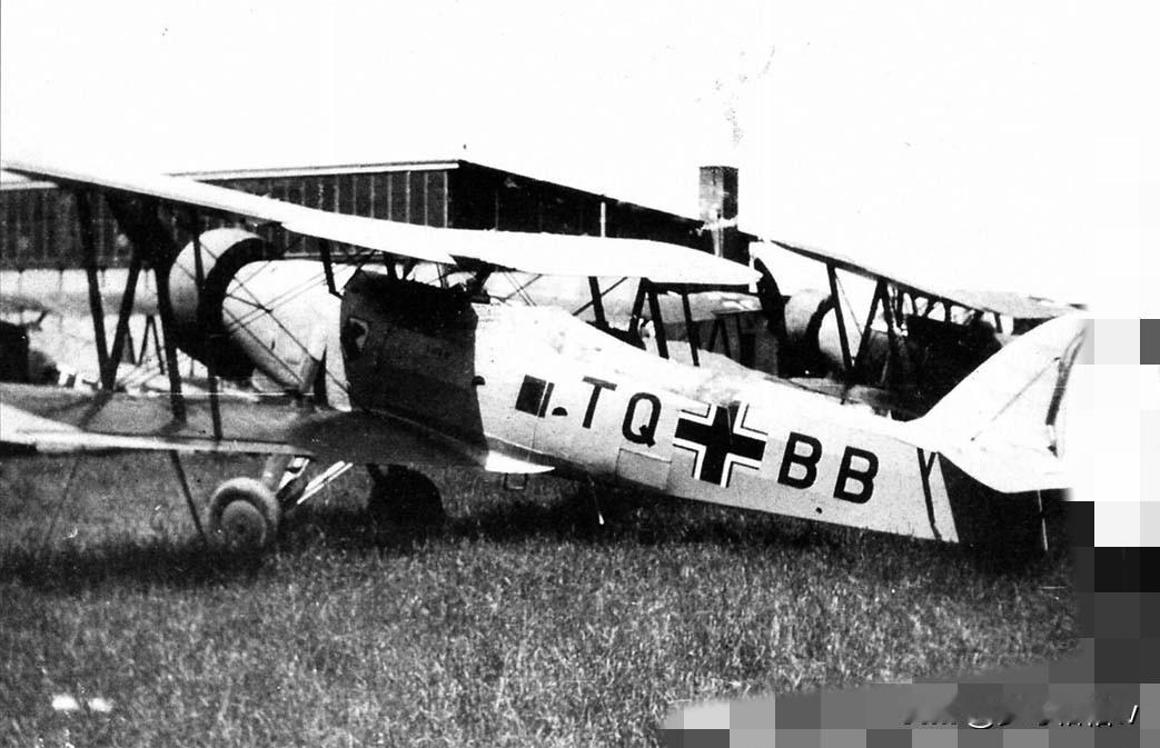 说德三军队没有使用过缴获自布拉格军队的飞机战利品不确切的，因为在德三军队占领布拉