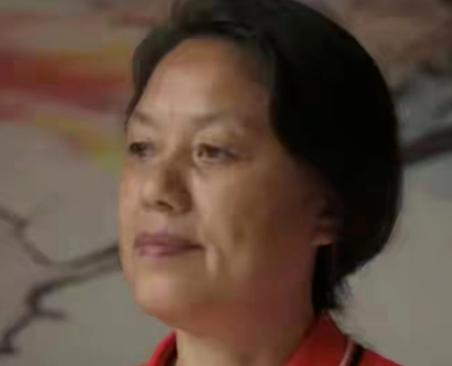 陕西女工程师李思侠，就因为一个快递，被关了636天。一审竟判她为当地首起涉恶案头