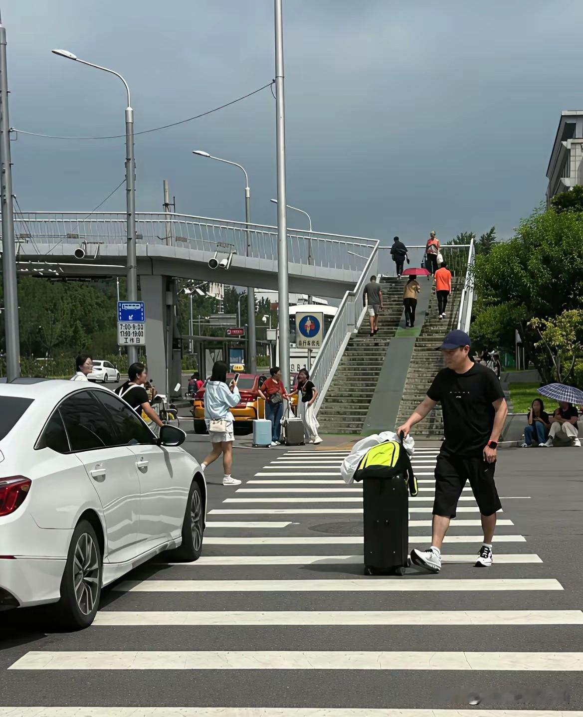 邱贻可没去横滨，透露出一些“迹象”：之前有传闻说，邱贻可这次竞聘可能担任女队