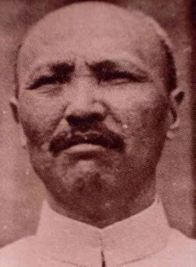 1947年，肖永银活捉孙殿英后，刘伯承就紧急给他发了电报：“孙殿英身边有两个红色