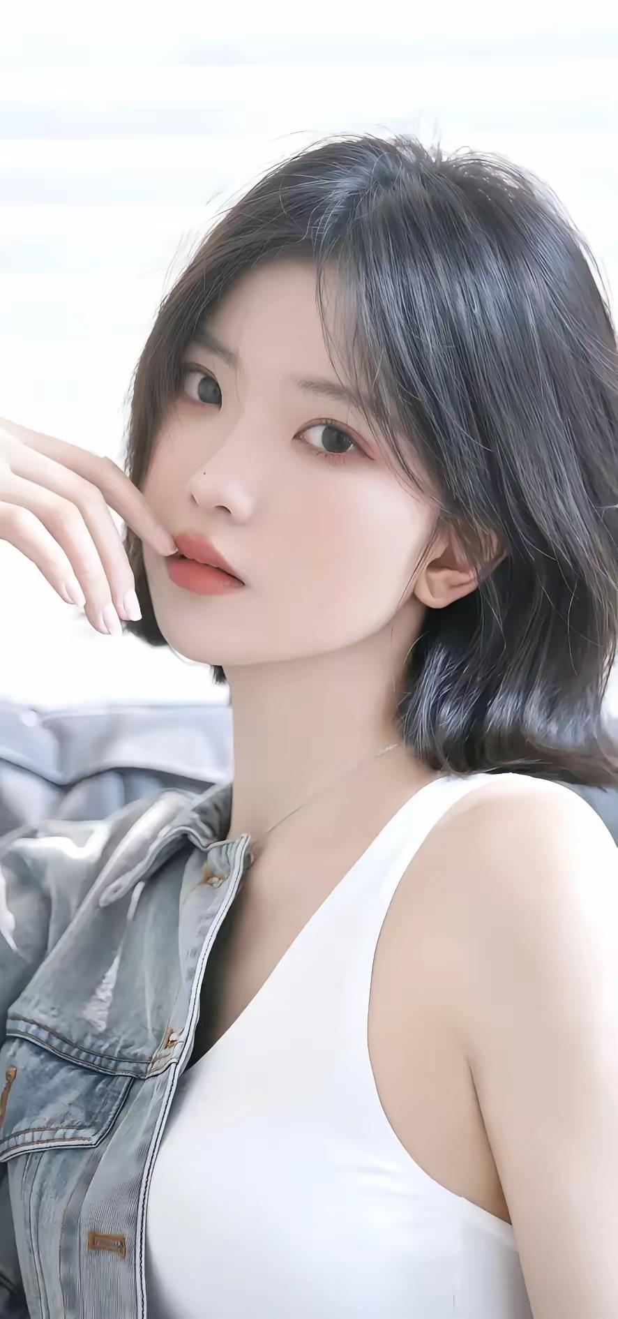 真正的高情商，不是滔滔不绝回应一切，而是懂得选择性沉默，把注意力留给真正重要的人
