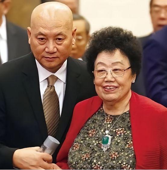 感觉男的不自信😒