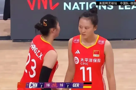 把前排主力二传换下场，而同时上替补接应加强拦网，并非赵勇指导先例，巴西女排主帅吉