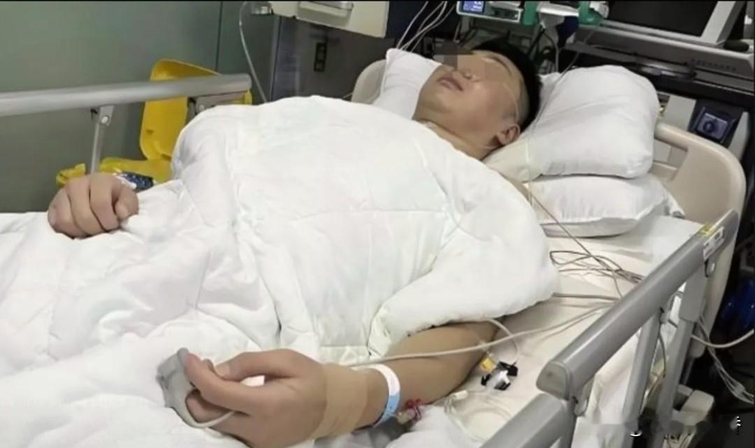 ICU最艰难的抉择：脑干大出血，家属放手到底算不算狠心？医院急诊走廊，