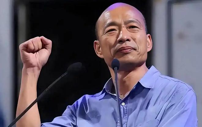 韩国瑜装大尾巴狼，国台办一锤子定音！ 近期台海舆论场上，最让人吐槽的操作，当