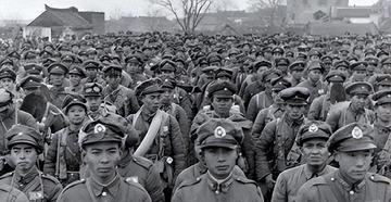 1949年，蒋介石带着60万大军败逃台湾，其中大部分都是没成婚的年轻人，为了解决