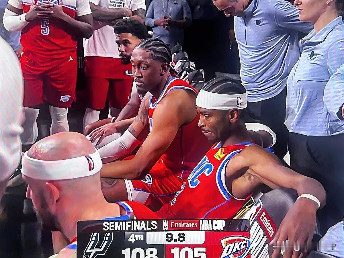 亚历山大生气了！根据NBAMemes的报道，亚历山大对自己在NBA杯半决赛